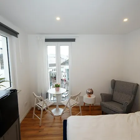 Livery Apartment *