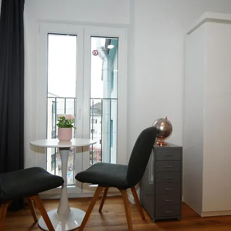 Livery Apartment *